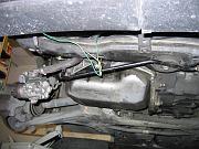 IMG_2584 * Une fois la pompe d'assistance de direction déposée, l'attacher pour la maintenir à une place où elle ne gêne pas. NOTER QU'ON NE DEBRANCHE AUCUN TUYAU POUR LA POMPE D'ASSISTANCE DE DIRECTION. * 2592 x 1944 * (487KB)