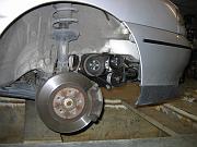 IMG_2615 * Enlever la roue avant droite pour accéder aux endroits stratégiques. Enlever aussi les caches plastique qui carènent le compartiment de la roue. * 2592 x 1944 * (369KB)